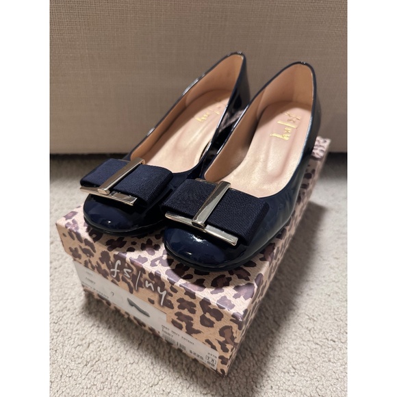 Tuckernuck - FRENCH SOLE - Navy Abby Heels - Picture 4 of 8